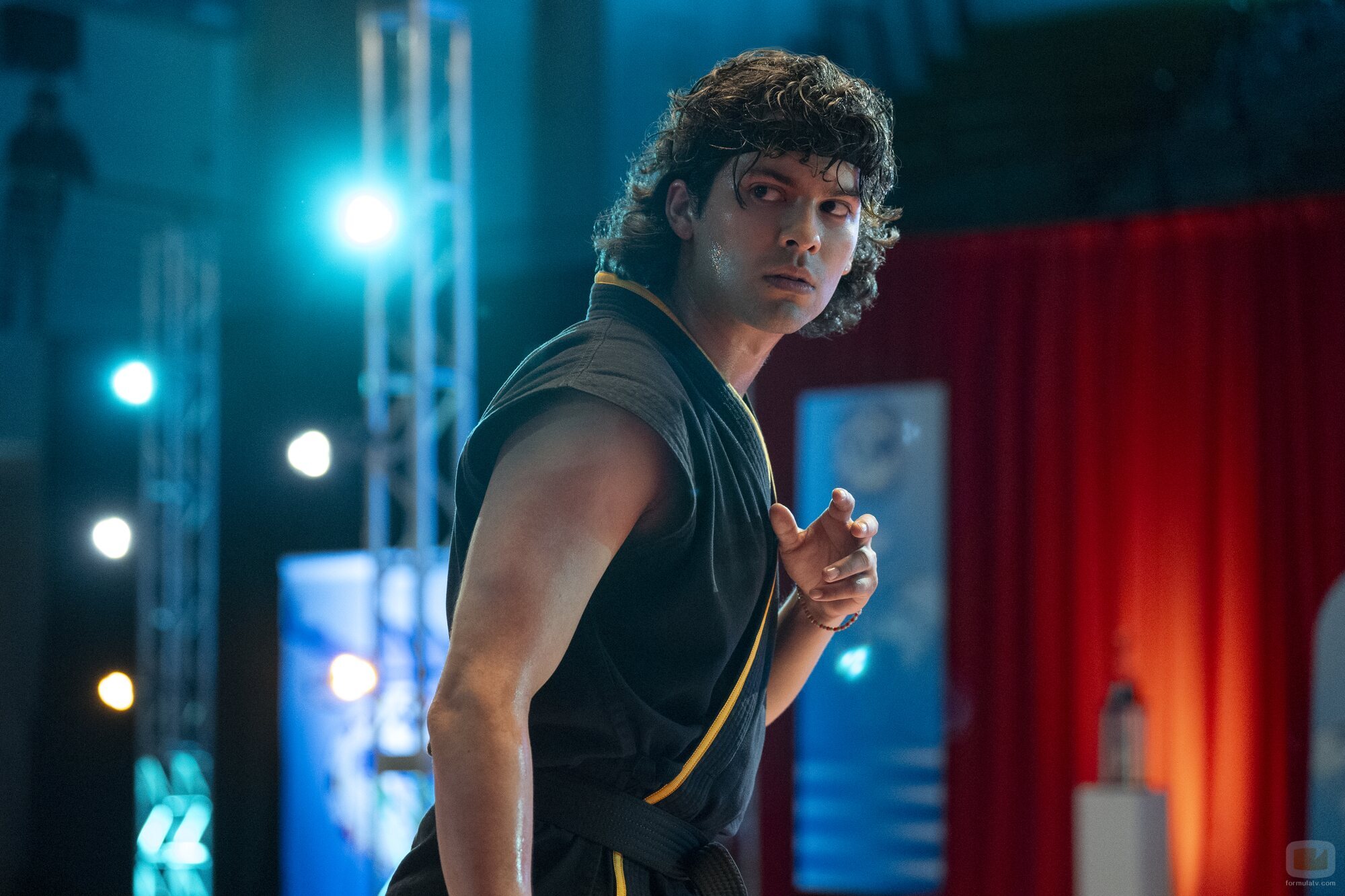 Xolo Maridueña en el 6x14 de 'Cobra Kai'