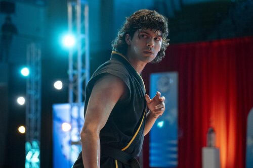 Xolo Maridueña en el 6x14 de 'Cobra Kai'