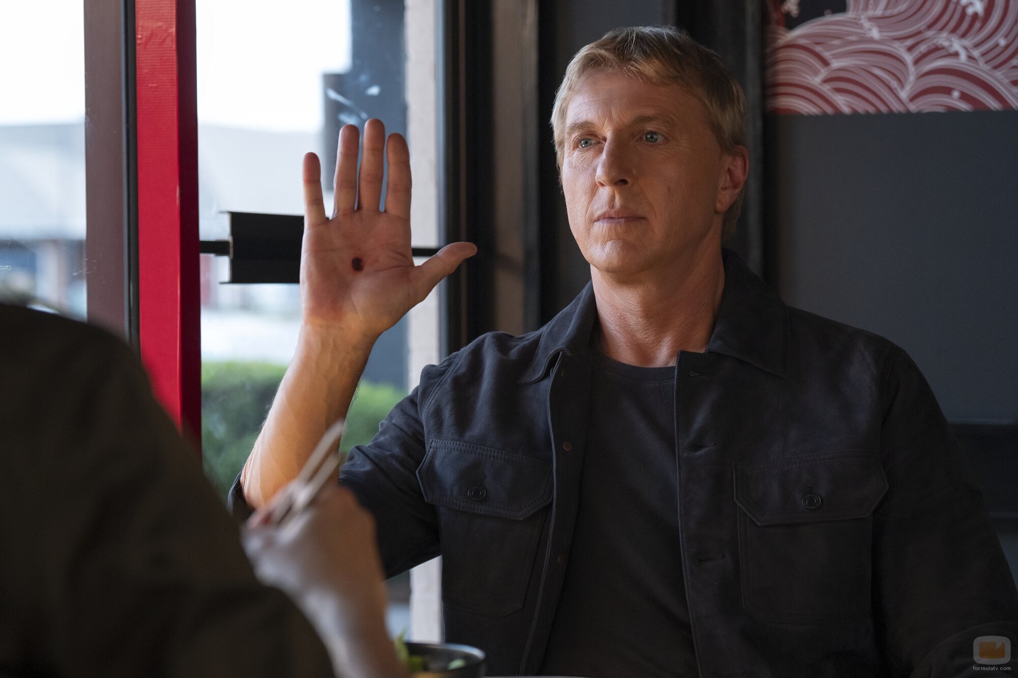 William Zabka en 6x15 titulado 'Exdegenerado' de 'Cobra Kai'