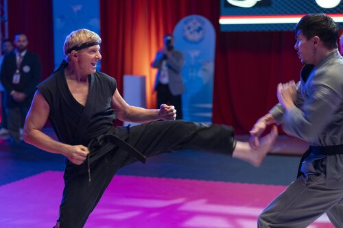 Still de William Zabka en 6x15 titulado 'Exdegenerado' de 'Cobra Kai'