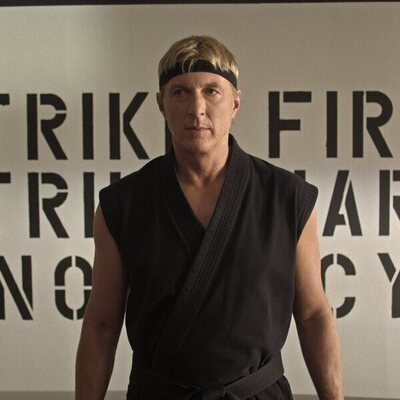 Foto de William Zabka en 6x15 titulado 'Exdegenerado' de 'Cobra Kai'