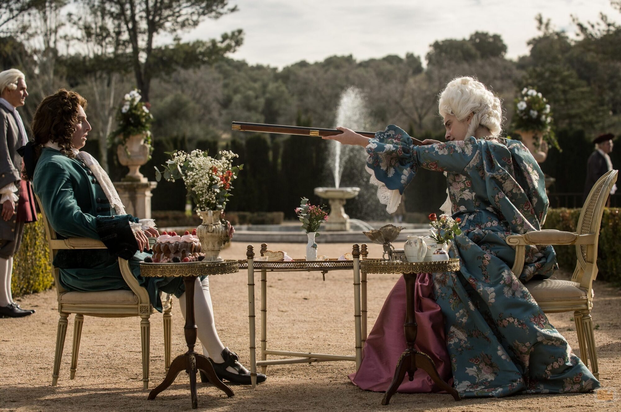 Carlos Scholz y Alicia Armenteros en la temporada 1 y el capítulo 02 de 'La vida breve'