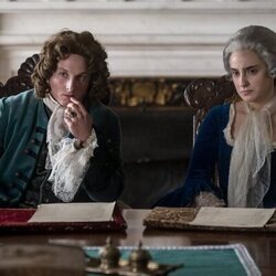 Carlos Scholz y Alicia Armenteros en el 1x03 de 'La vida breve'