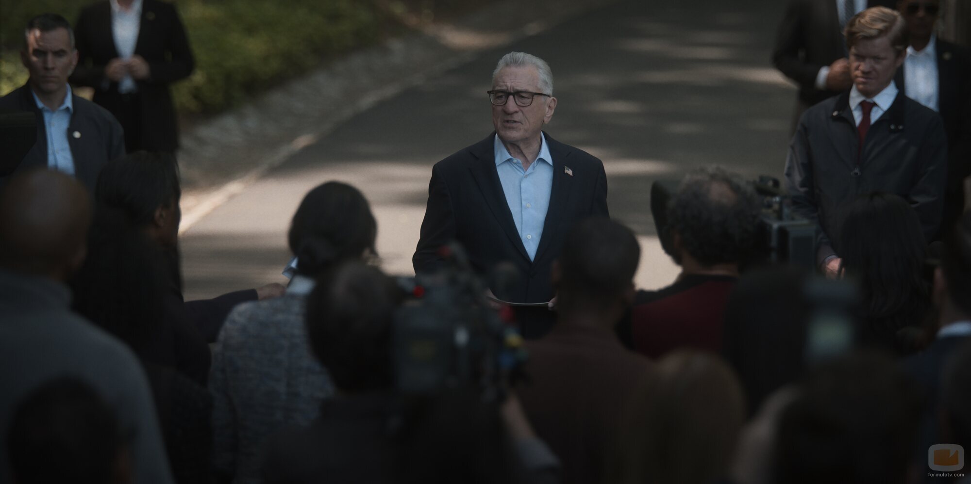 Robert De Niro y Jesse Plemons en Capítulo 1 titulado 'Episodio 1' de 'Día cero'