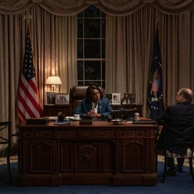 Angela Bassett y Bill Camp en 1x02 titulado 'Episodio 2' de 'Día cero'