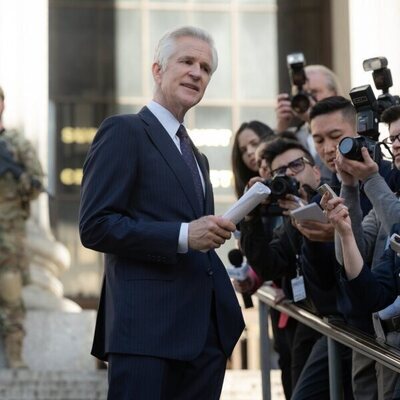 Matthew Modine en 1x03 titulado 'Episodio 3' de 'Día cero'