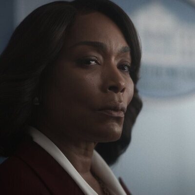 Angela Bassett en 1x04 'Episodio 4' de 'Día cero'