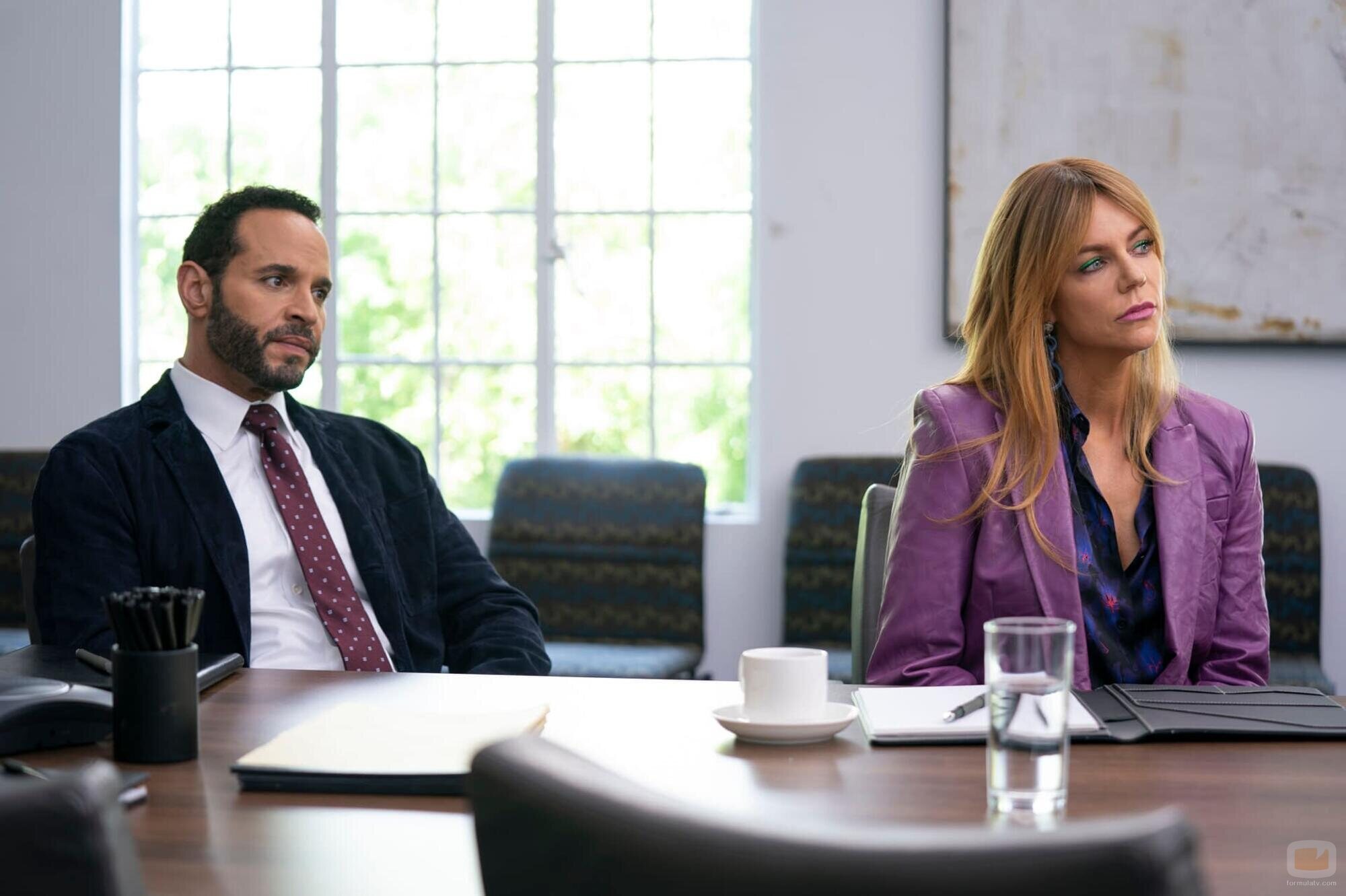 Kaitlin Olson y Daniel Sunjata en 'Resaca' de 'High Potential'