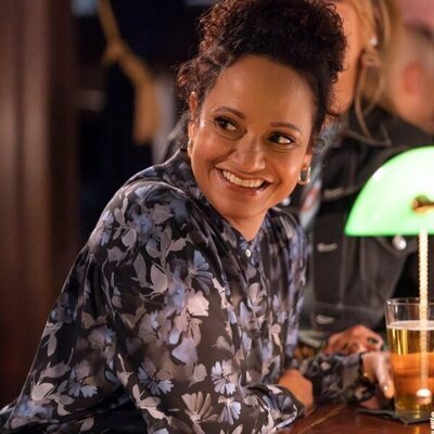 Judy Reyes en la temporada 1 y el capítulo 06 de 'High Potential'