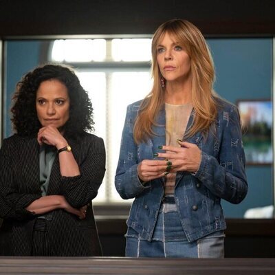 Kaitlin Olson y Judy Reyes en Capítulo 6 titulado 'Resaca' de 'High Potential'