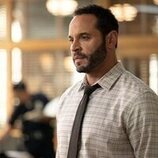 Escena de Daniel Sunjata en el 1x06 de 'High Potential'