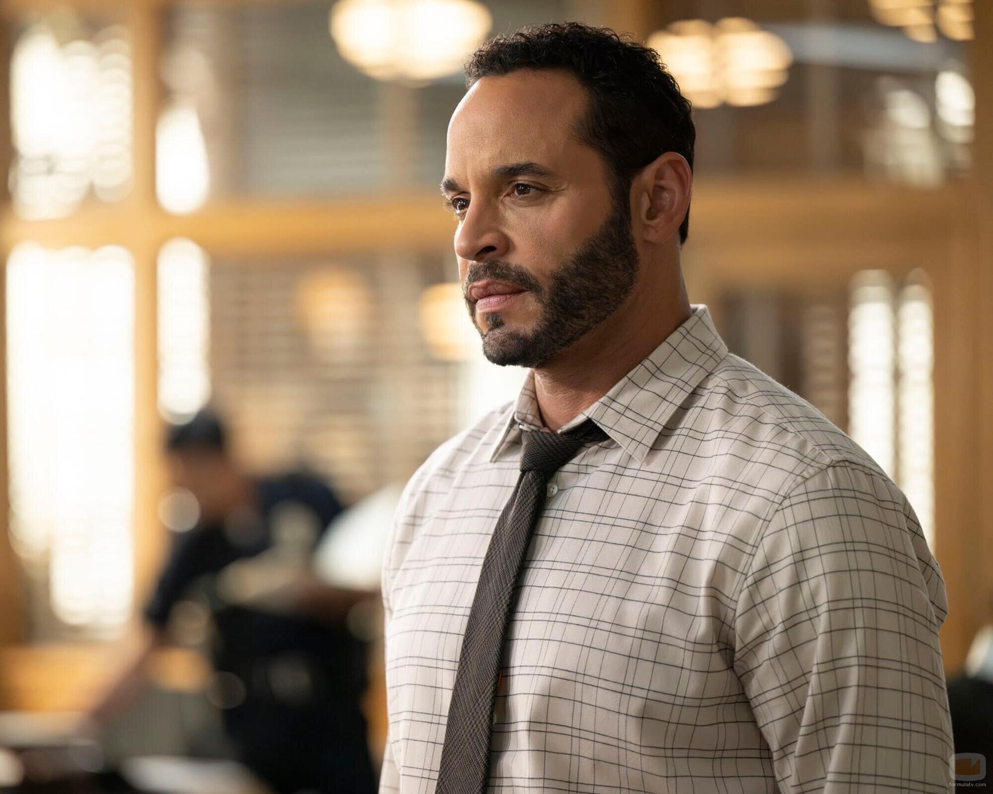 Escena de Daniel Sunjata en el 1x06 de 'High Potential'