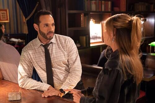 Foto de Daniel Sunjata en el 1x06 de 'High Potential'