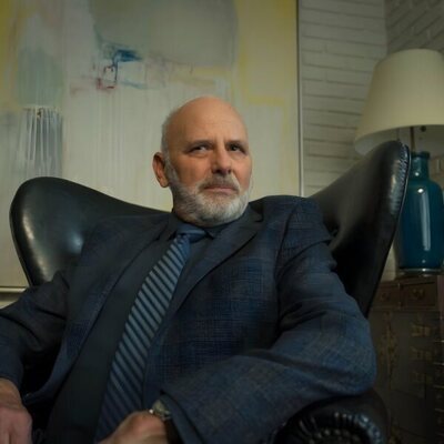 Kurt Fuller en 'Cómo adiestrar un perro' de 'Evil'