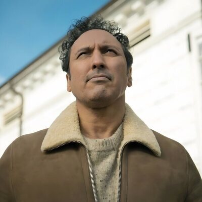 Aasif Mandvi en 4x03 'Cómo hacer la matanza de un cerdo' de 'Evil'