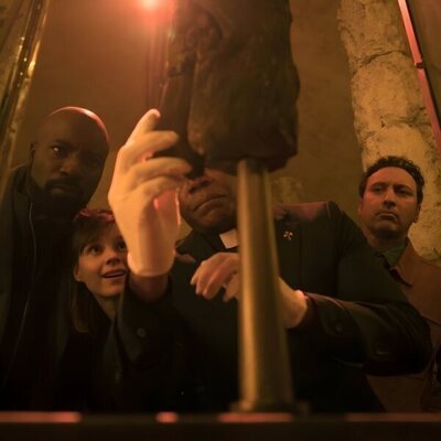 Capítulo 5 titulado 'Cómo pilotar un avión' de 'Evil'