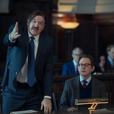 Michael Emerson y John Carroll Lynch en Capítulo 12 titulado 'Miedo al prójimo' de 'Evil'