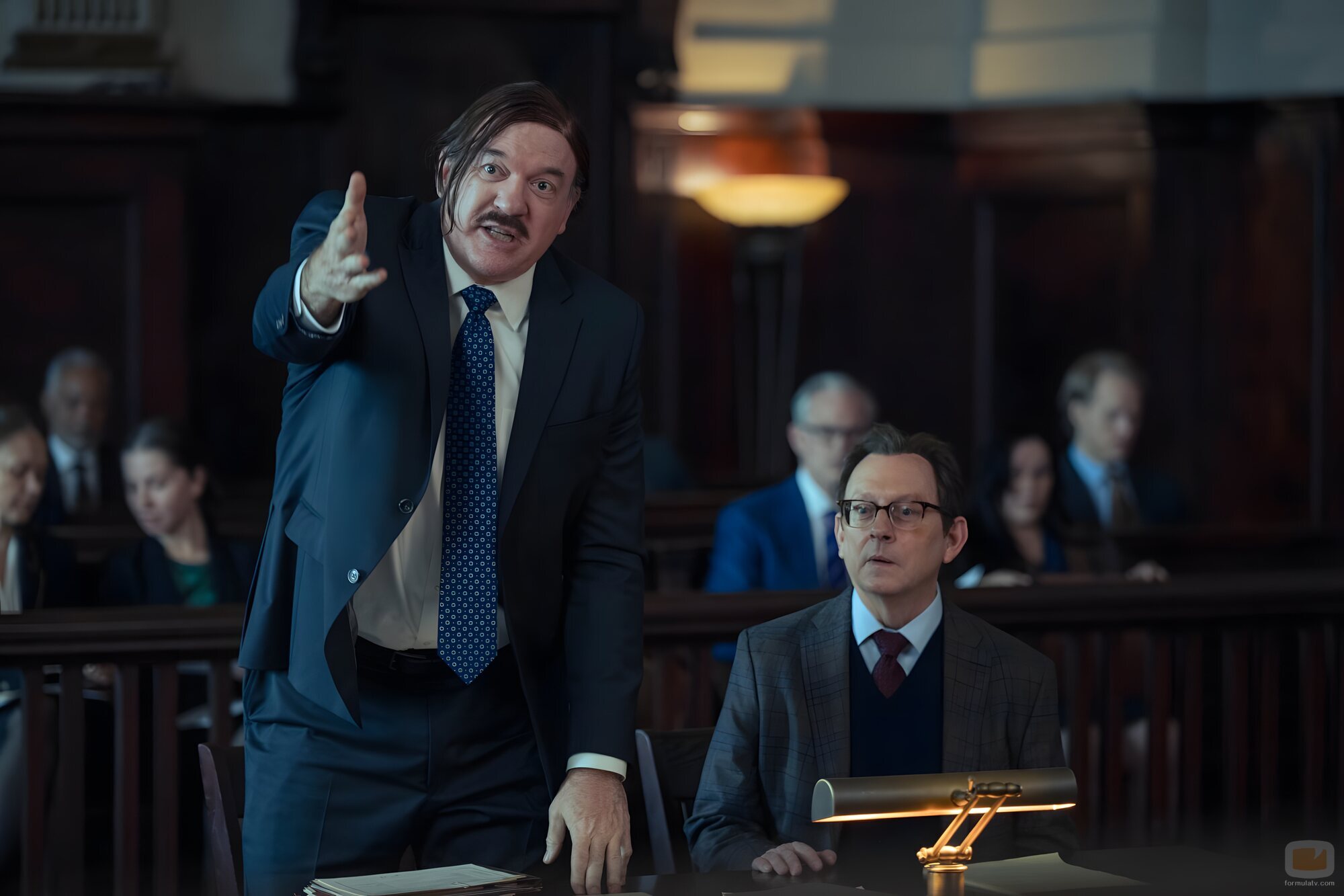 Michael Emerson y John Carroll Lynch en Capítulo 12 titulado 'Miedo al prójimo' de 'Evil'