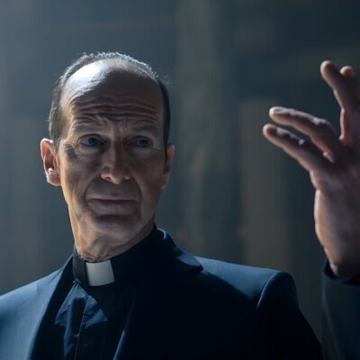 Denis O'Hare en la temporada 4 y el capítulo 13 de 'Evil'