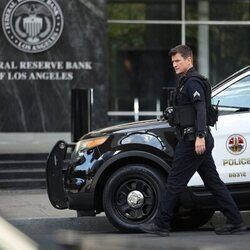 Nathan Fillion en Capítulo 1 titulado 'Contraatacar' de 'The Rookie'