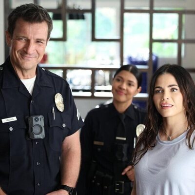 Still de Nathan Fillion en el 6x01 de 'The Rookie'
