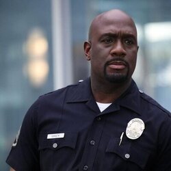 Richard T. Jones en 6x01 'Contraatacar' de 'The Rookie'