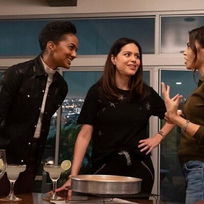 Alyssa Diaz y Mekia Cox en 6x02 titulado 'El martillo' de 'The Rookie'