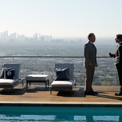 Stephen Amell y Josh McDermitt en 1x01 'Seven Days a Week and Twice on Sunday' de 'Suits LA'