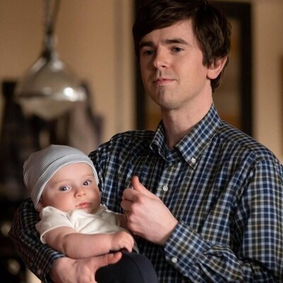 Freddie Highmore en 7x04 titulado 'Noche íntima' de 'The Good Doctor'
