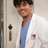 Niko Terho en 21x05 'Haces que me explote el corazón' de 'Anatomía de Grey'