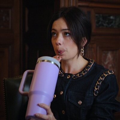 Anna Castillo en 1x02 'Bufón' de 'Su Majestad'