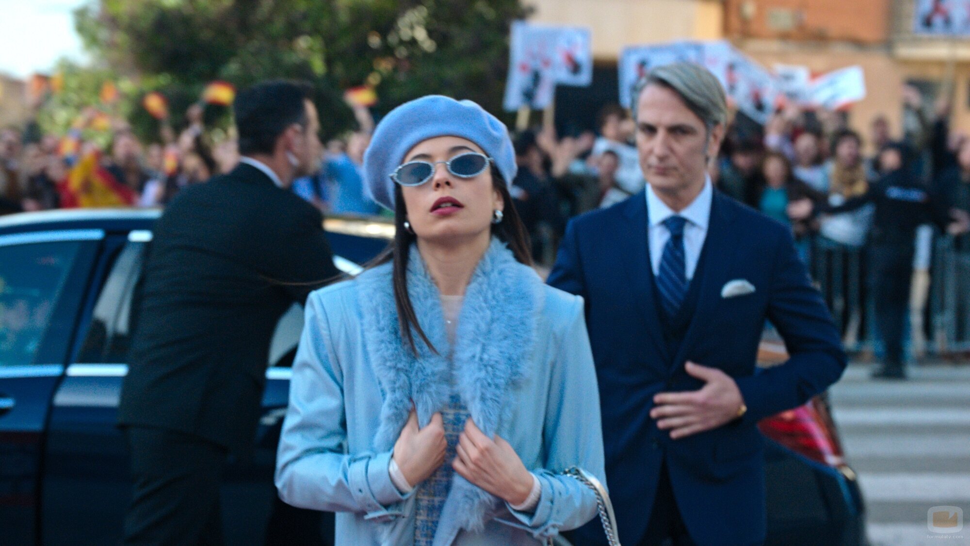 Foto de Anna Castillo en el 1x02 de 'Su Majestad'