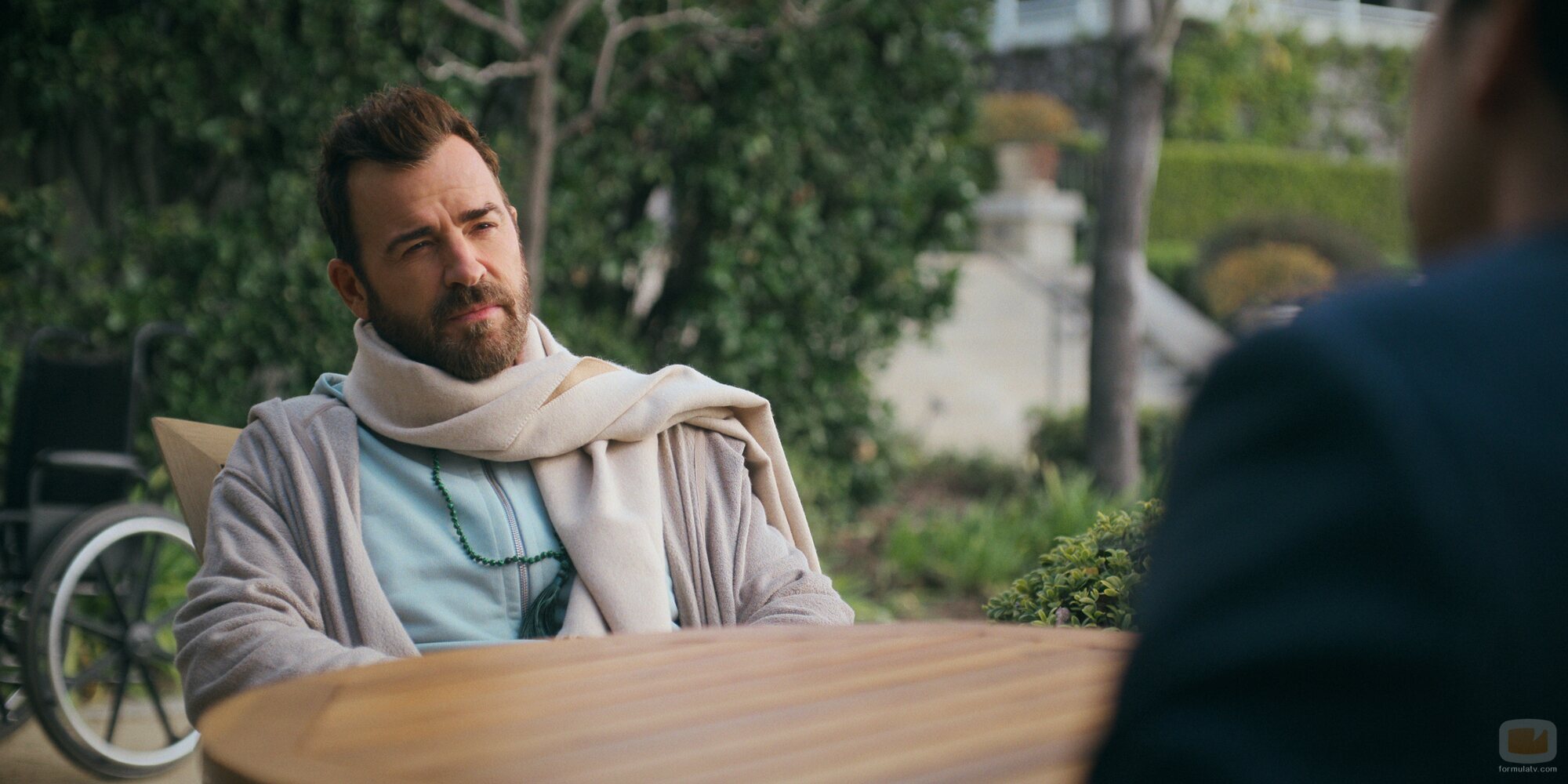 Justin Theroux en el 1x02 de 'Running Point'