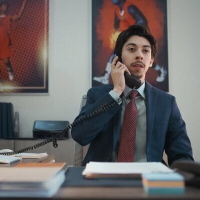 Fabrizio Guido en el 1x03 de 'Running Point'
