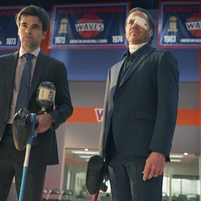 Scott MacArthur y Drew Tarver en 1x06 'Los nervios' de 'Una nueva jugada'