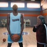 Uche Agada en 'Los nervios' de 'Running Point'