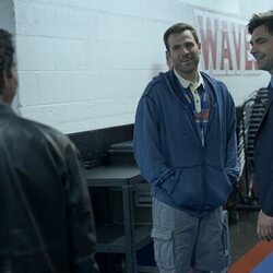 Drew Tarver en la temporada 1 y el capítulo 08 de 'Una nueva jugada'