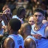 Dane DiLiegro en 1x08 titulado 'La racha' de 'Una nueva jugada'