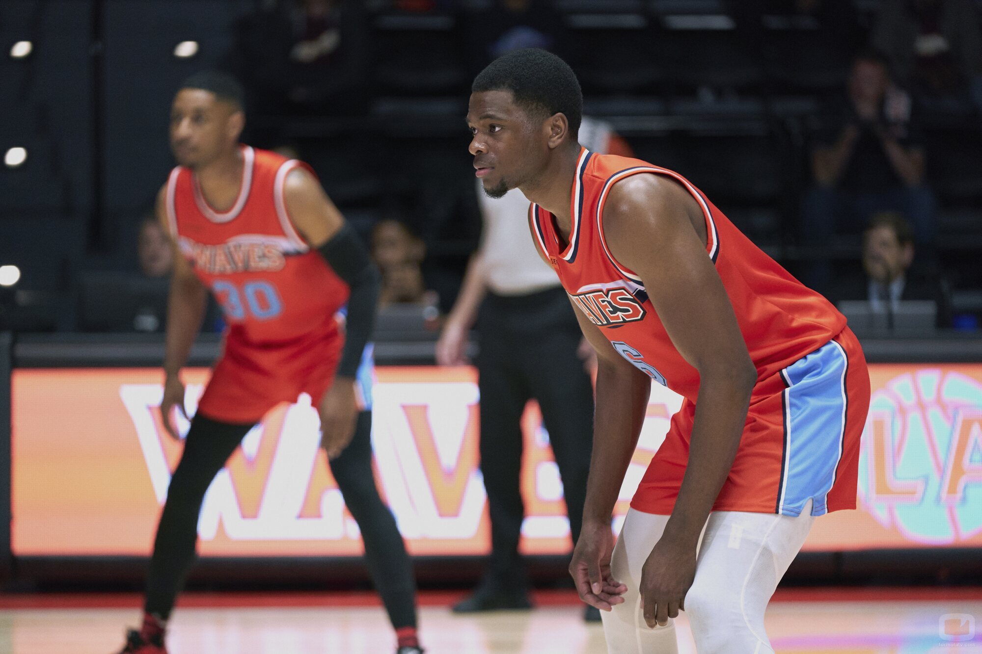 Uche Agada en el 1x08 de 'Running Point'