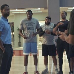 Jay Ellis en 1x08 titulado 'La racha' de 'Una nueva jugada'