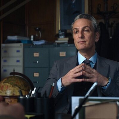 Ernesto Alterio en 1x03 titulado 'Guillotina' de 'Su Majestad'