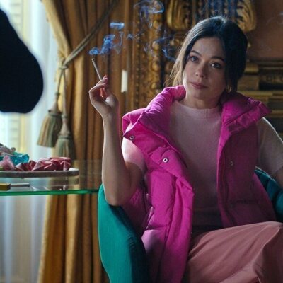 Anna Castillo en 1x03 titulado 'Guillotina' de 'Su Majestad'