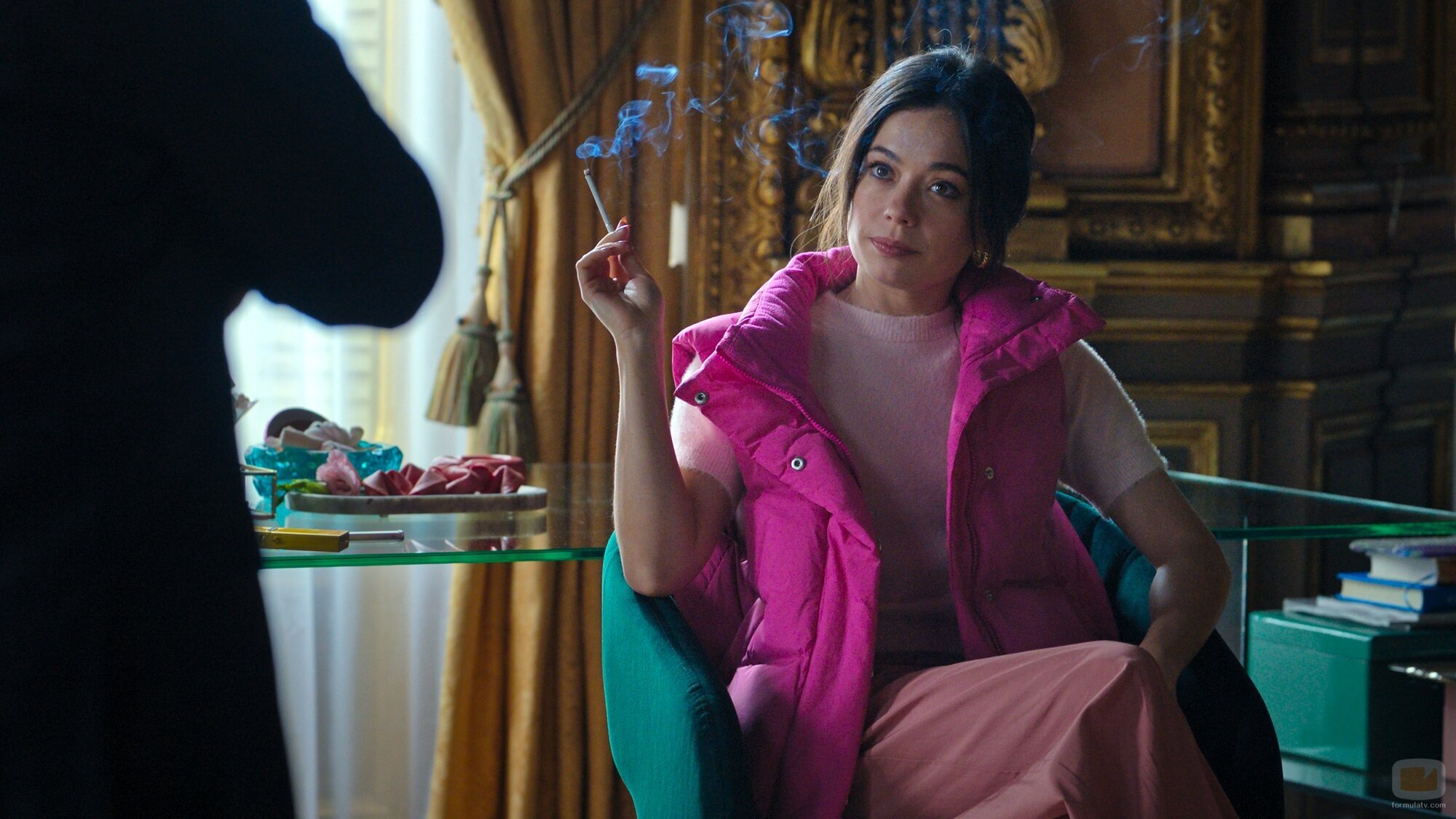 Anna Castillo en 1x03 titulado 'Guillotina' de 'Su Majestad'
