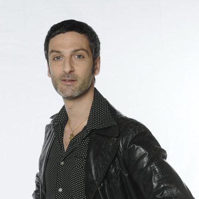 Samuel Santos (Ernesto Alterio) en una foto promocional de 'La chica de ayer'
