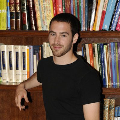 Adam Quintero es Fernando