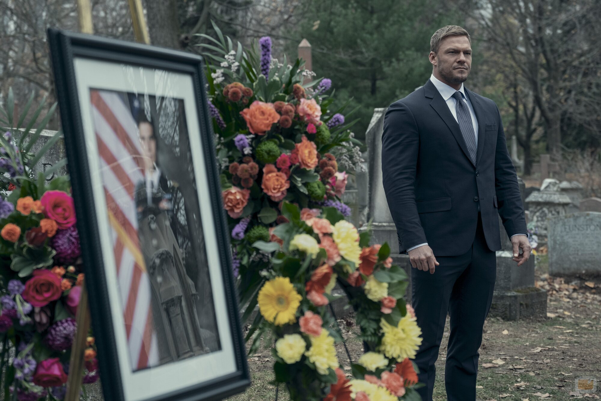 Alan Ritchson en 2x05 'Entierro' de 'Reacher'