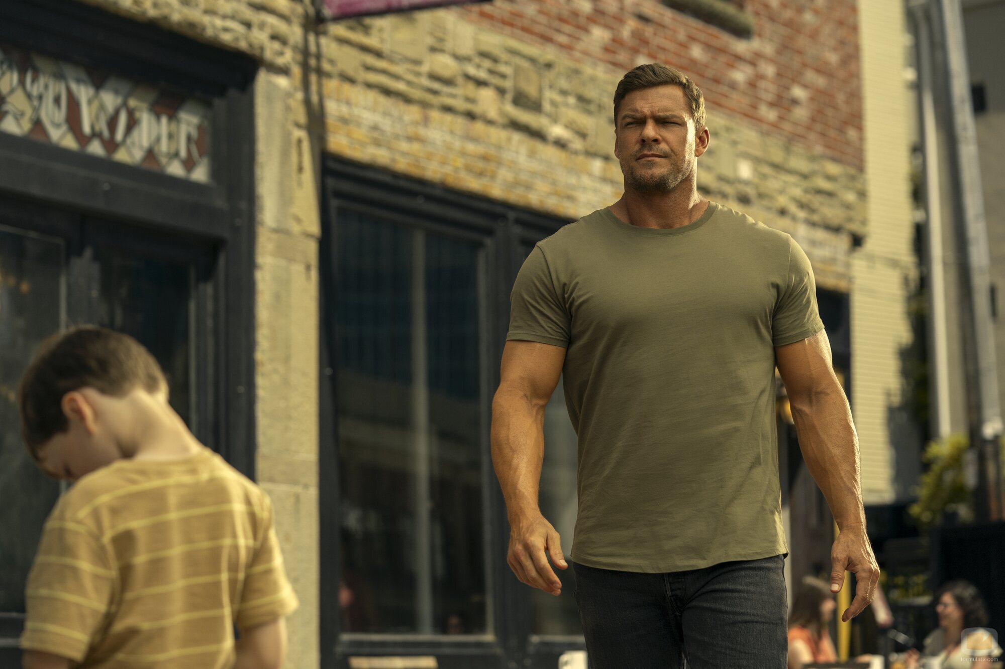 Alan Ritchson en 'El inductor' de 'Reacher'