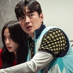 Kim Jisoo en 1x05 titulado 'Episodio 5' de 'Newtopia'