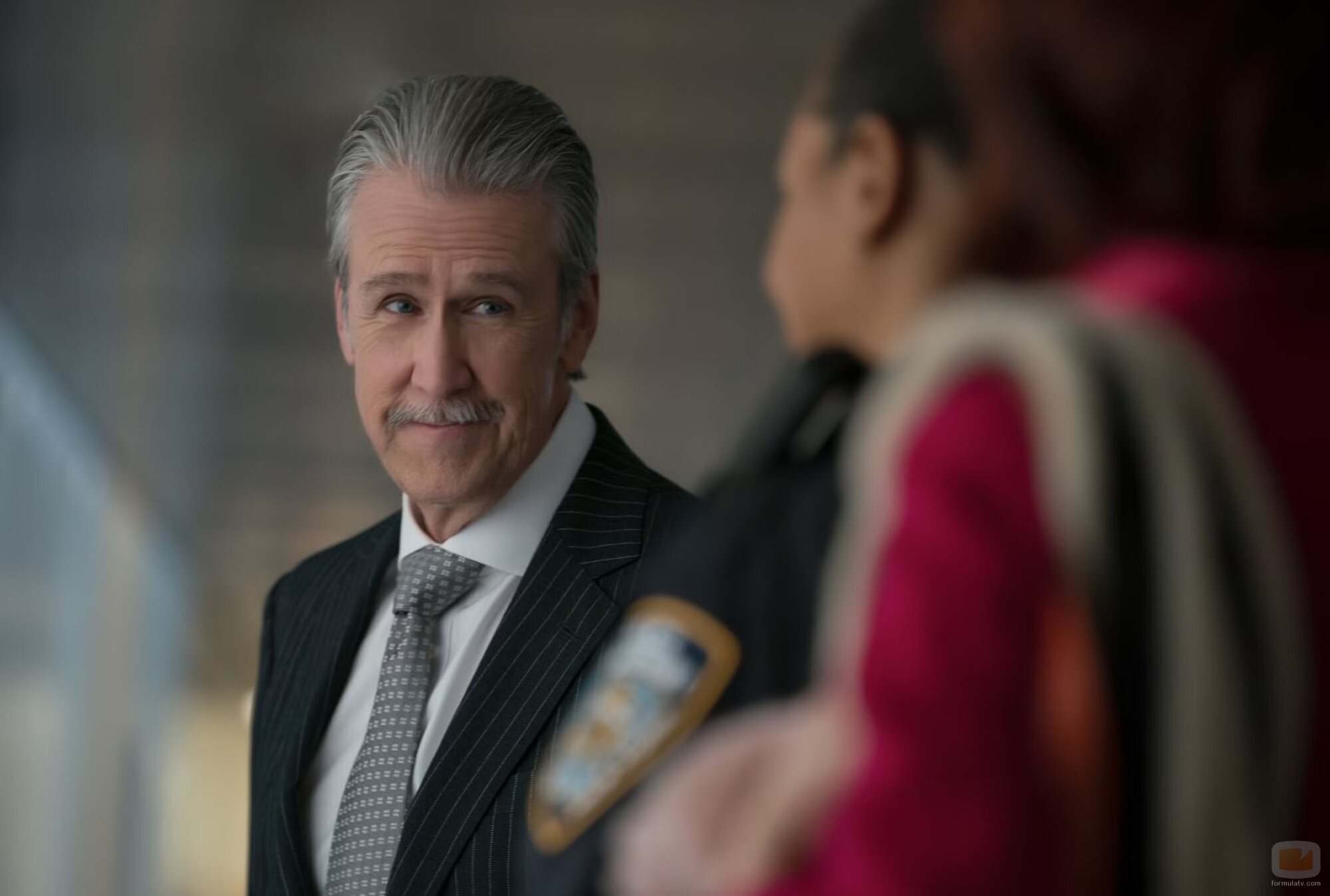 Imagen de Alan Ruck en la temporada 2 y el capítulo 10 de 'Elsbeth'