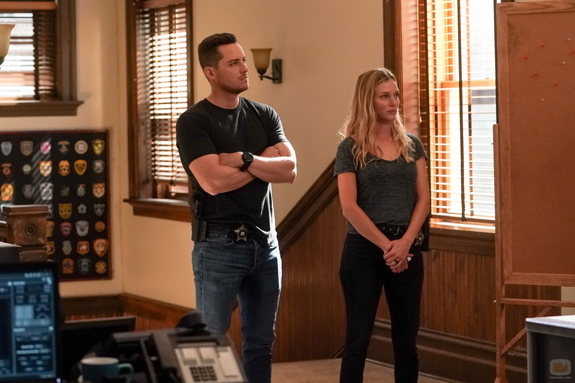Tracy Spiridakos y Jesse Lee Soffer en la temporada 10 y el capítulo 01 de 'Chicago P.D.'